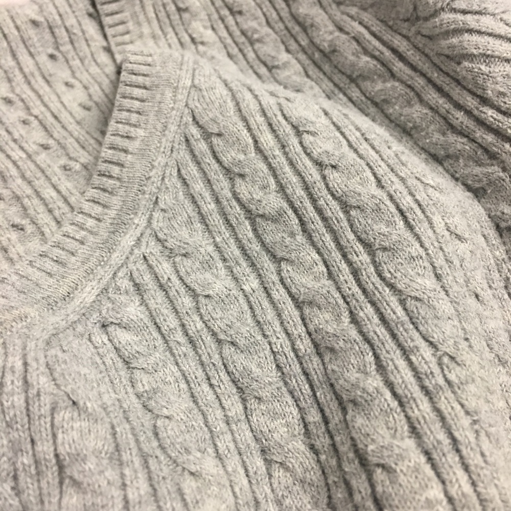 GAP v-neck cable knit short sleeve sweater - Picture 4 of 4